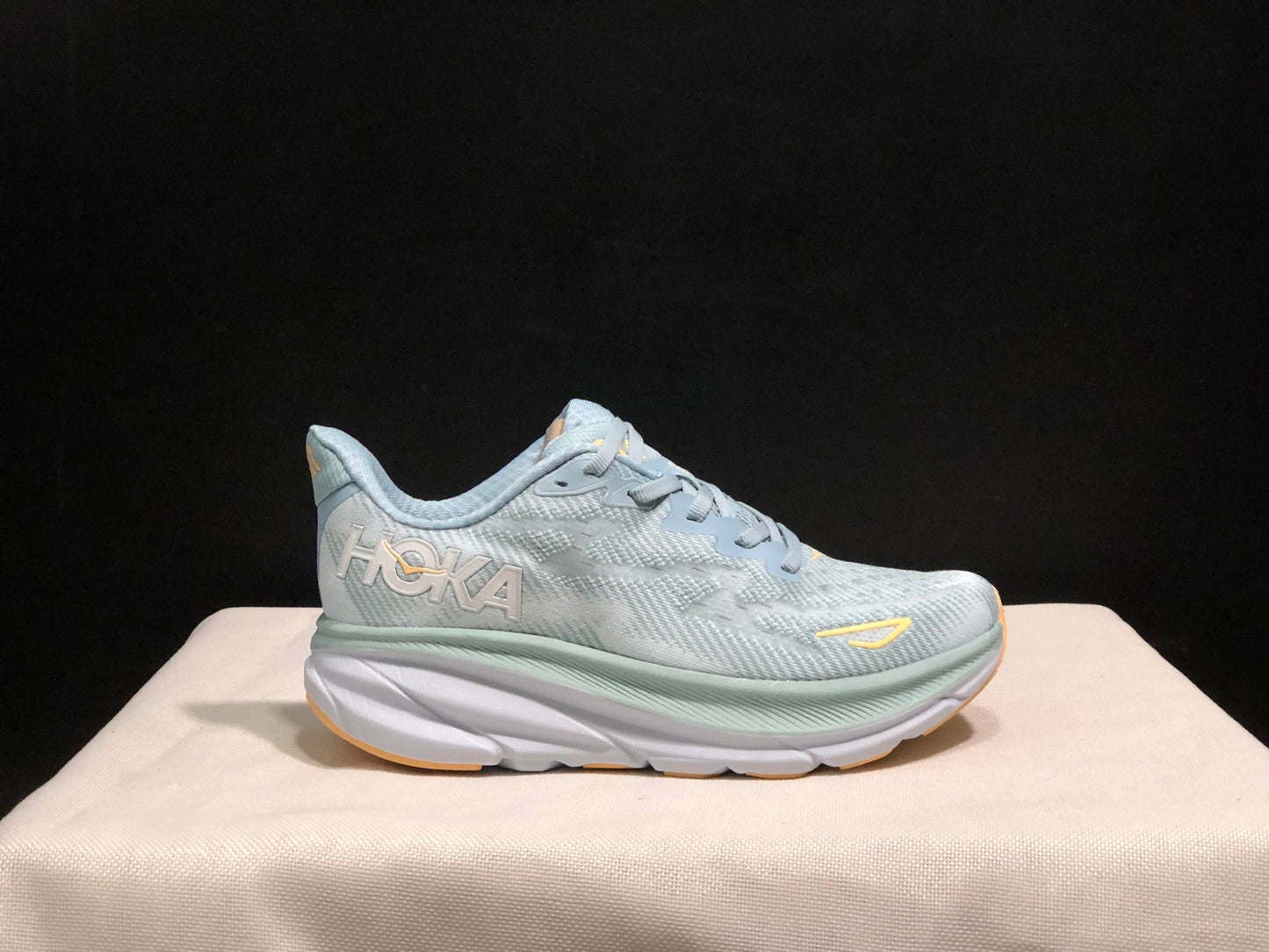 HOKA ONE ONE Clifton 9